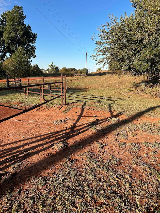 20463 W 750 Rd unit E2SW4 of Sec21-17N-5, Crescent, OK 73028 - photo 3