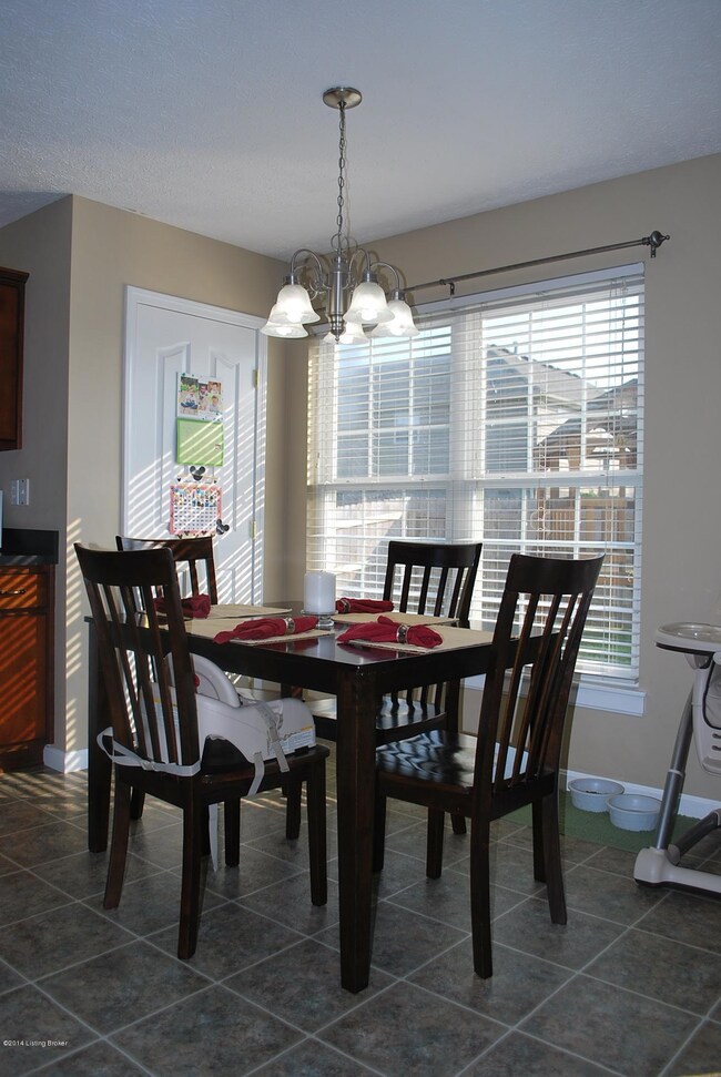 303 Park Ridge Dr, Mount Washington, KY 40047 - photo 7