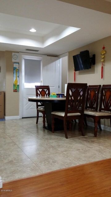 Pasadena Pic Dining Area