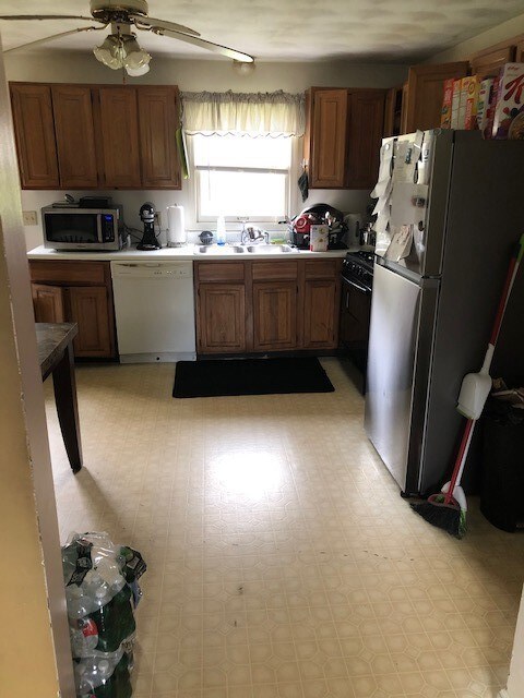 62 Weathervane Rd, Wakefield, RI 02879 - photo 4