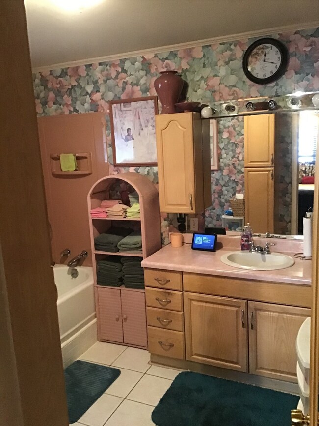 10418 Kelburn Dr, Houston, TX 77016 - photo 6