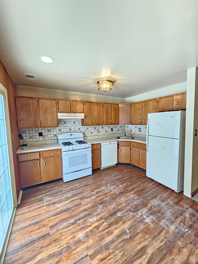 1806 Poplar Ct, Monmouth Junction, NJ 08852 - photo 6