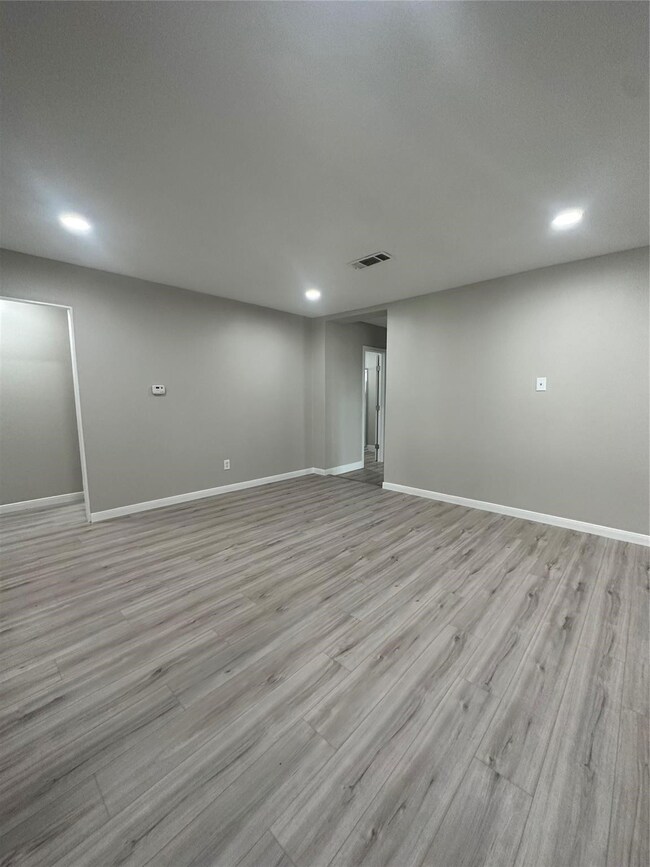 15514 Corsair Rd, Houston, TX 77053 - photo 7