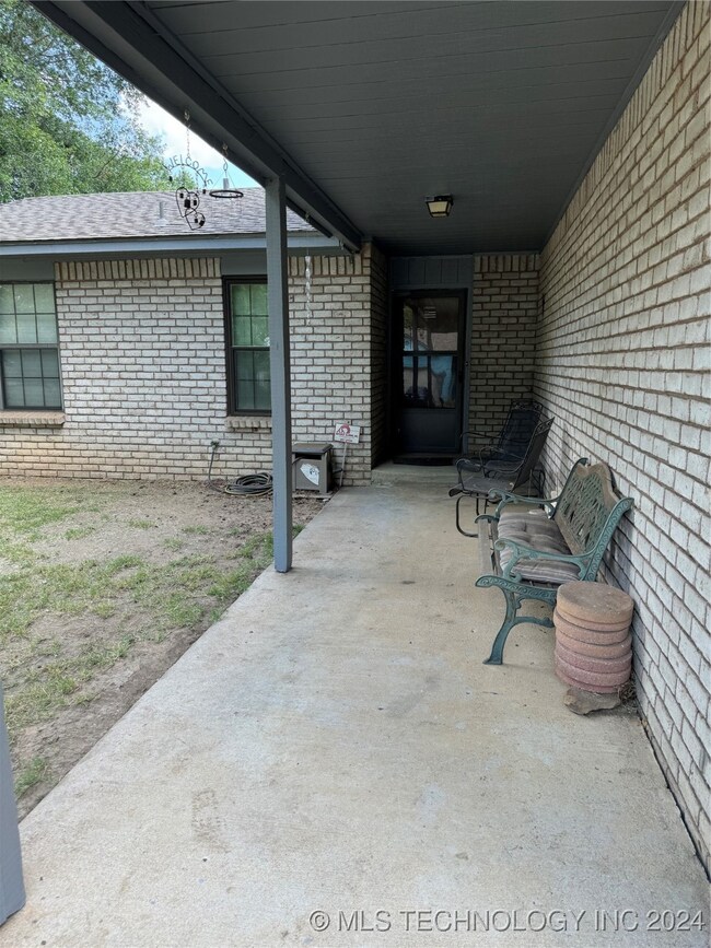105 W South Park St, Broken Arrow, OK 74011 - photo 2