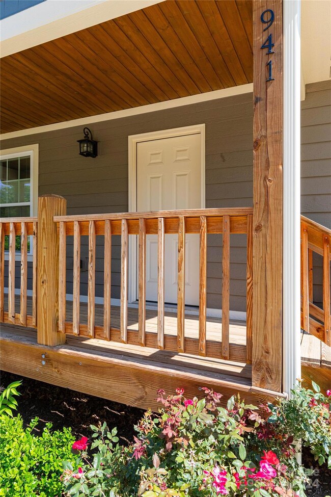 941 W Chapel Rd, Asheville, NC 28803 - photo 6
