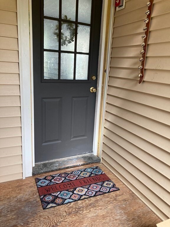 27 Grant St, Chicopee, MA 01013 - photo 4