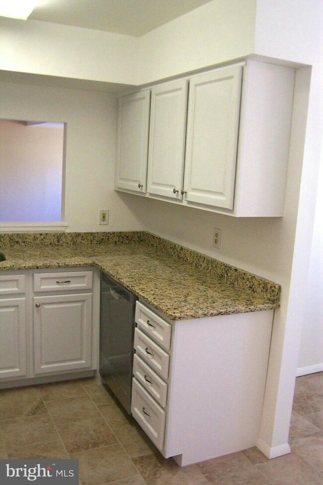 6911 Jones View Dr unit 3C, Baltimore, MD 21209 - photo 4