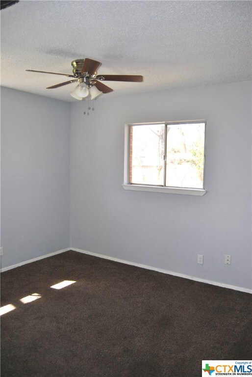 963 E Humphreys St unit B, Seguin, TX 78155 - photo 5