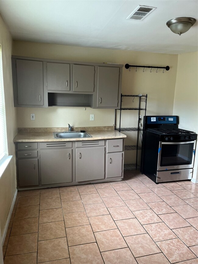 3433 Goodhope St, Houston, TX 77021 - photo 3