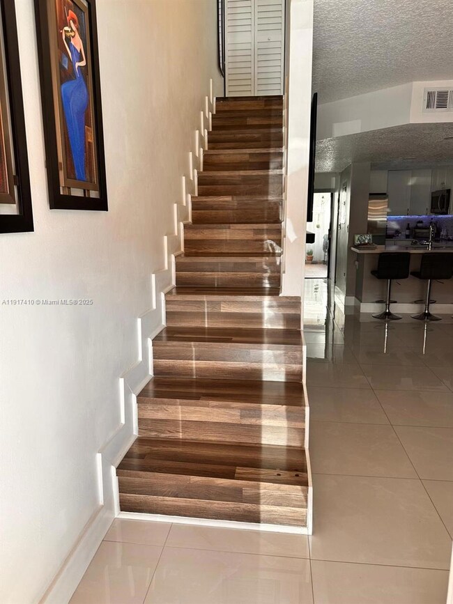 2211 W 53rd Place unit 2211, Hialeah, FL 33016 - photo 6