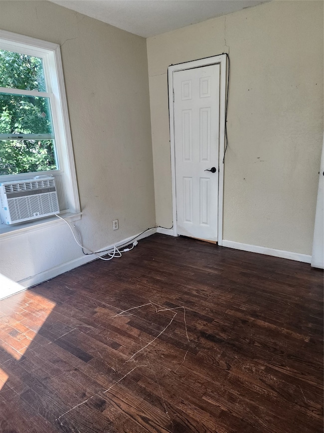 200 W Armstrong Ave, Comanche, TX 76442 - photo 7