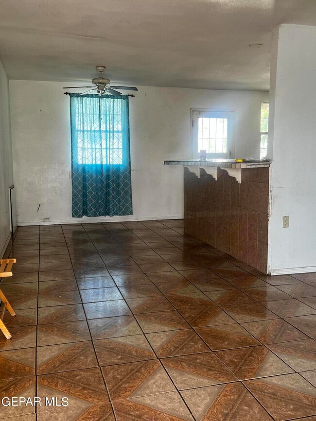 7821 Corozal Dr, El Paso, TX 79915 - photo 5