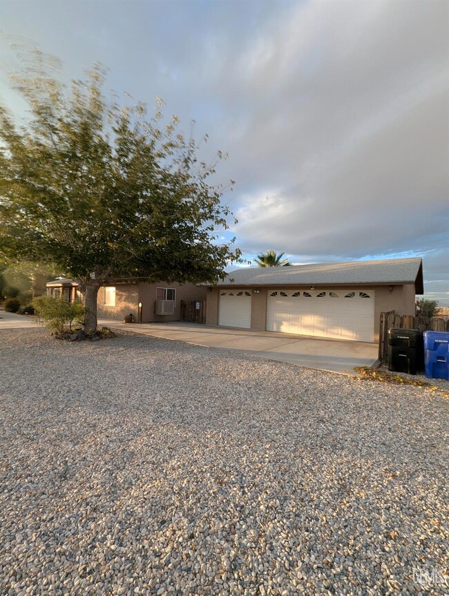 22704 Sitting Bull Rd, Apple Valley, CA 92308 - photo 6