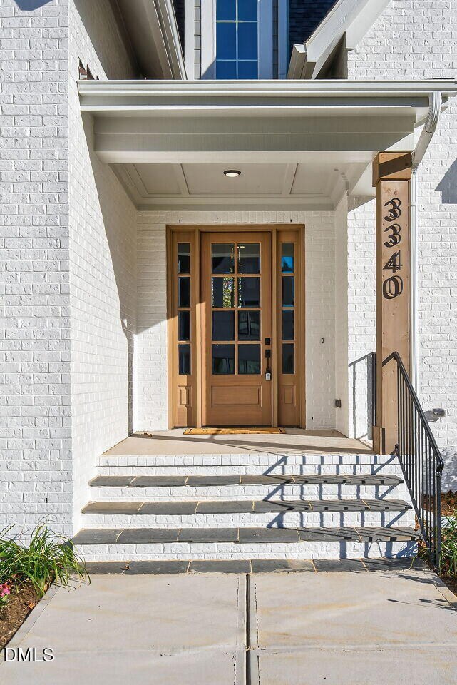 003-1280x960-front-porch