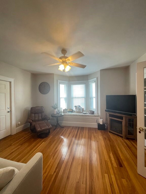 35 Green St unit 1, Woburn, MA 01801 - photo 4