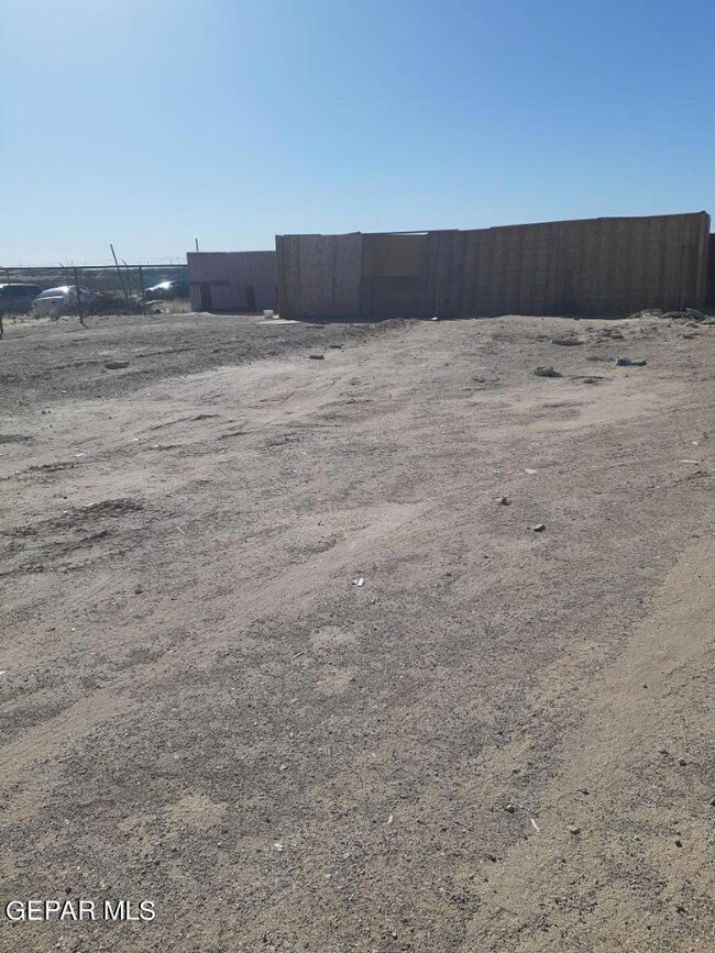 539 Ascencion St, El Paso, TX 79928 - photo 2