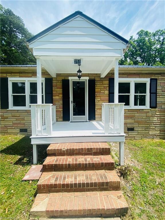 751 Mcdermott St, Asheboro, NC 27205 - photo 3
