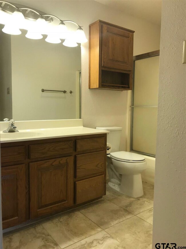 2207 2207 Villa Dr, Tyler, TX 75703 - photo 4