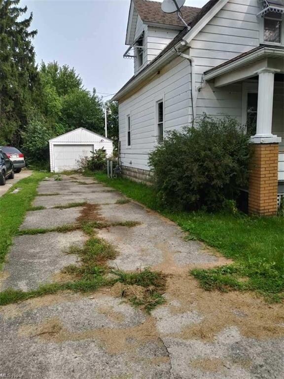 2435 E 33rd St, Lorain, OH 44055 - photo 3