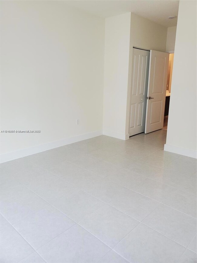 8265 NW 41st St unit C-203, Doral, FL 33166 - photo 7