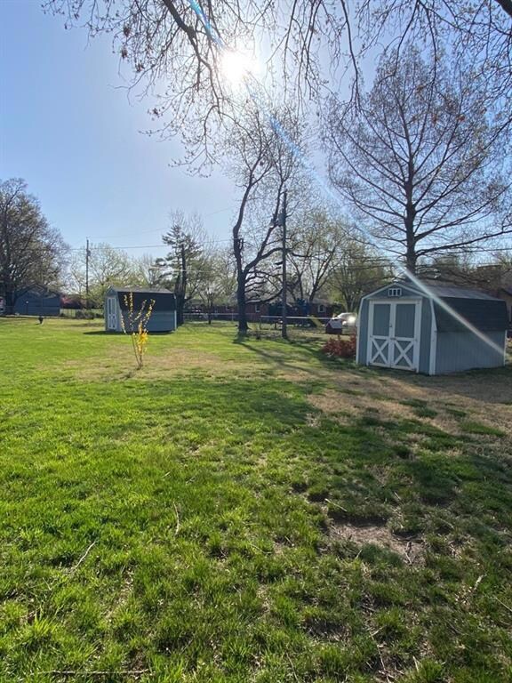 412 Murdock N A, Parsons, KS 67357 - photo 5