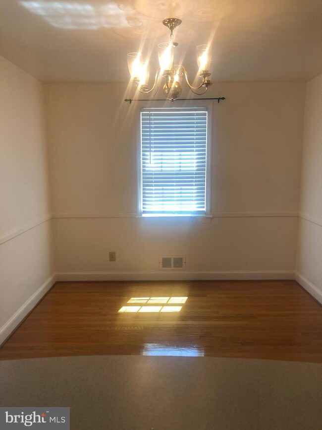 6211 Joyce Dr, Temple Hills, MD 20748 - photo 3