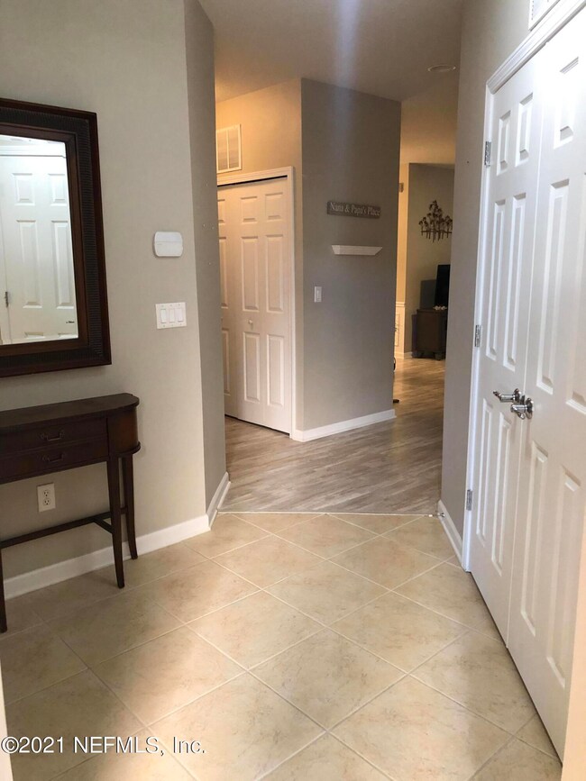 8601 Little Swift Cir unit 30-F, Jacksonville, FL 32256 - photo 4