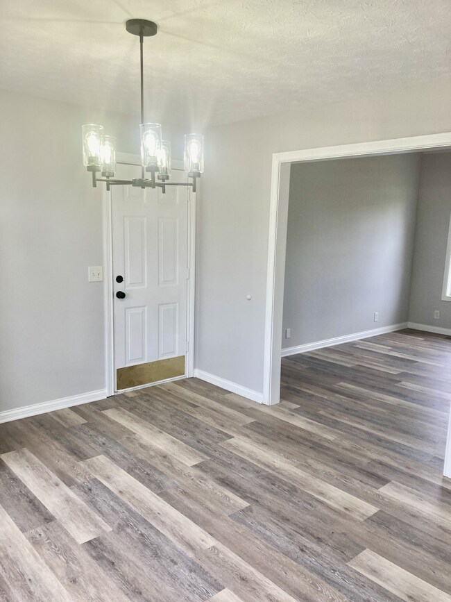 703B N Russell St unit B, Portland, TN 37148 - photo 4