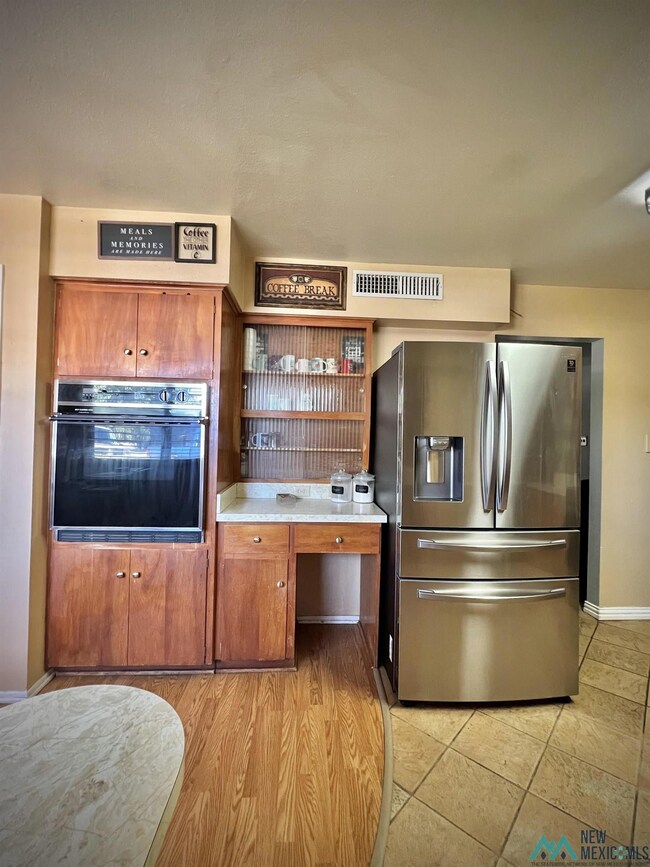 907 N Pecan Dr, Hobbs, NM 88240 - photo 3