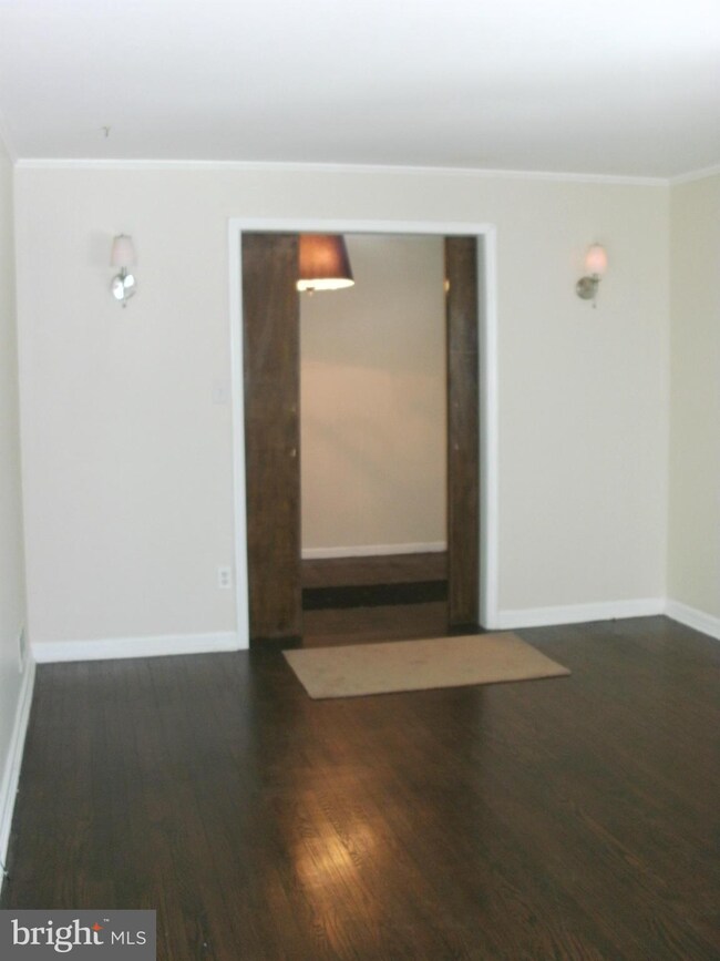 8801 Littlewood Rd, Parkville, MD 21234 - photo 5