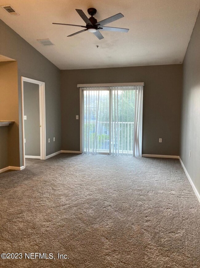 5101 Playpen Dr unit 11, Jacksonville, FL 32210 - photo 5