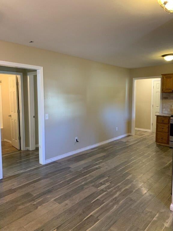 Cozy little space for eating in kitchen