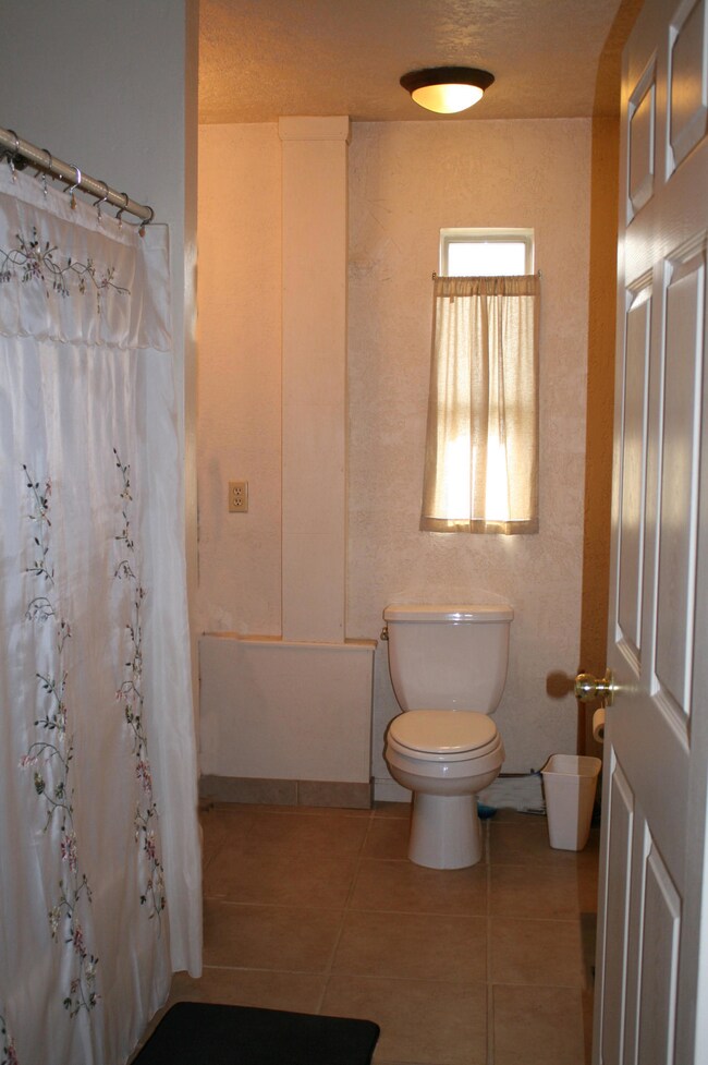 Apartment B Bathroom