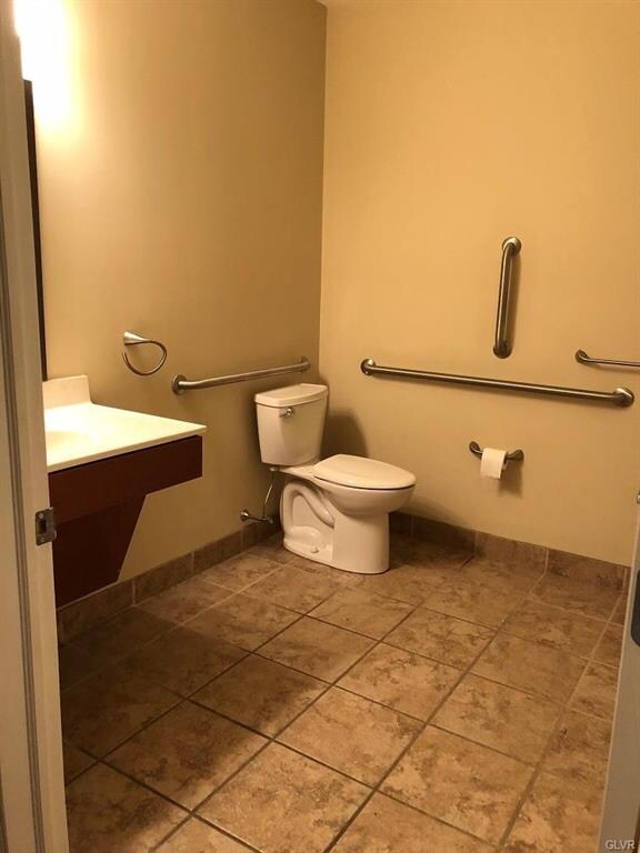 2 W Broad St unit 8, Bethlehem, PA 18018 - photo 4