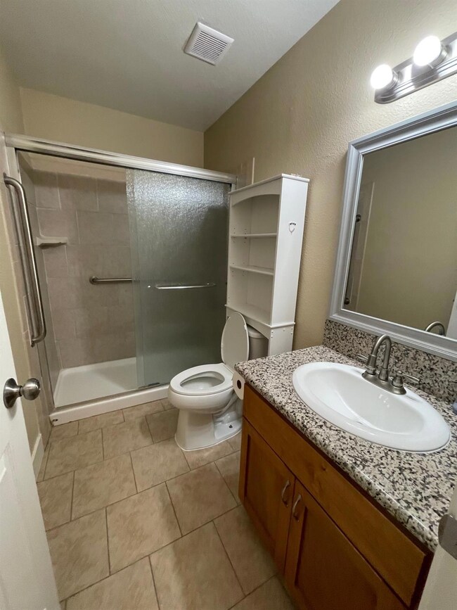 3778 N Ezie Ave, Fresno, CA 93727 - photo 4