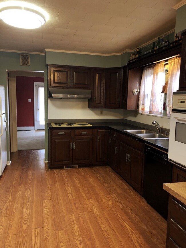 518 W Michigan St, New Carlisle, IN 46552 - photo 2