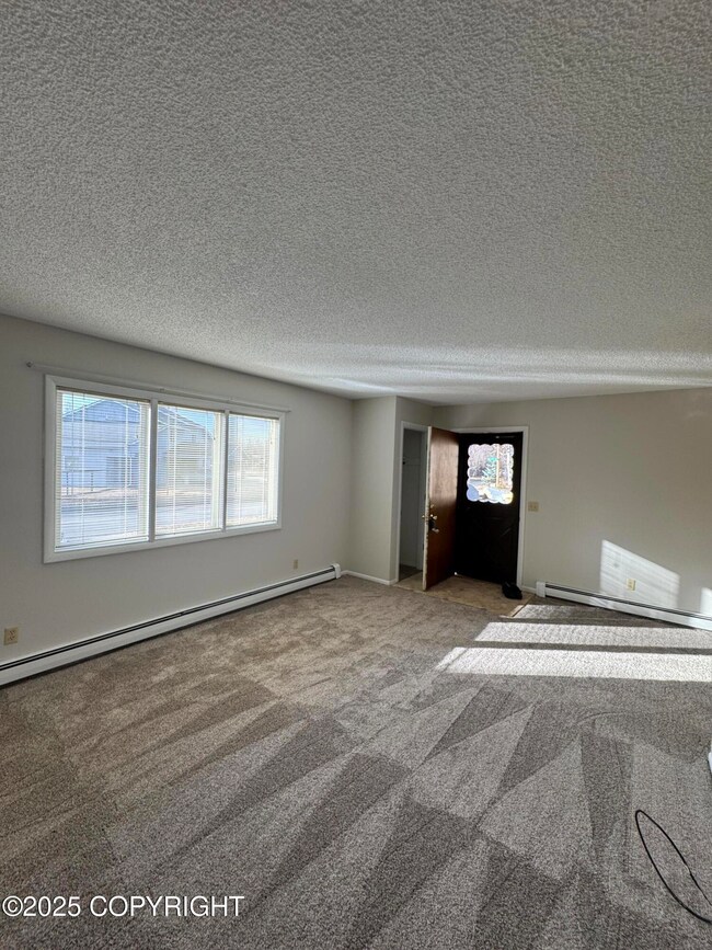 5760 College Dr unit B, Anchorage, AK 99504 - photo 2