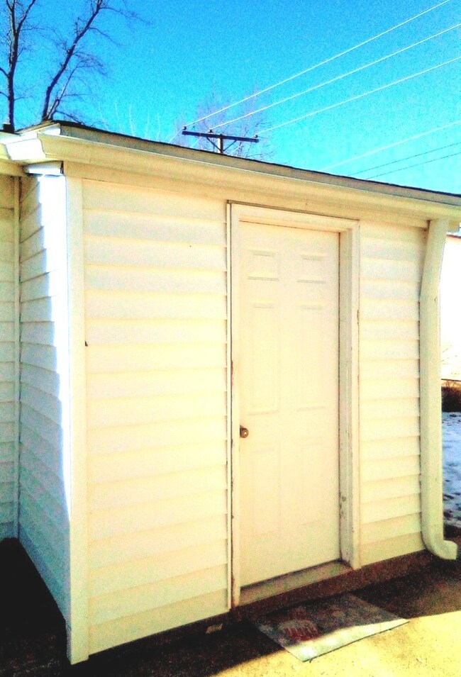 106 Pueblo Rd, Carpentersville, IL 60110 - photo 7