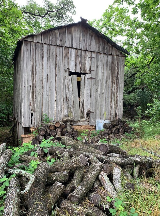 602 W Travis St, Fredericksburg, TX 78624 - photo 6