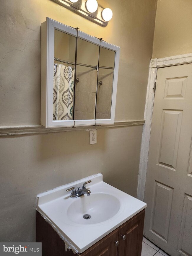 5241 Chancellor St unit 2, Philadelphia, PA 19139 - photo 4