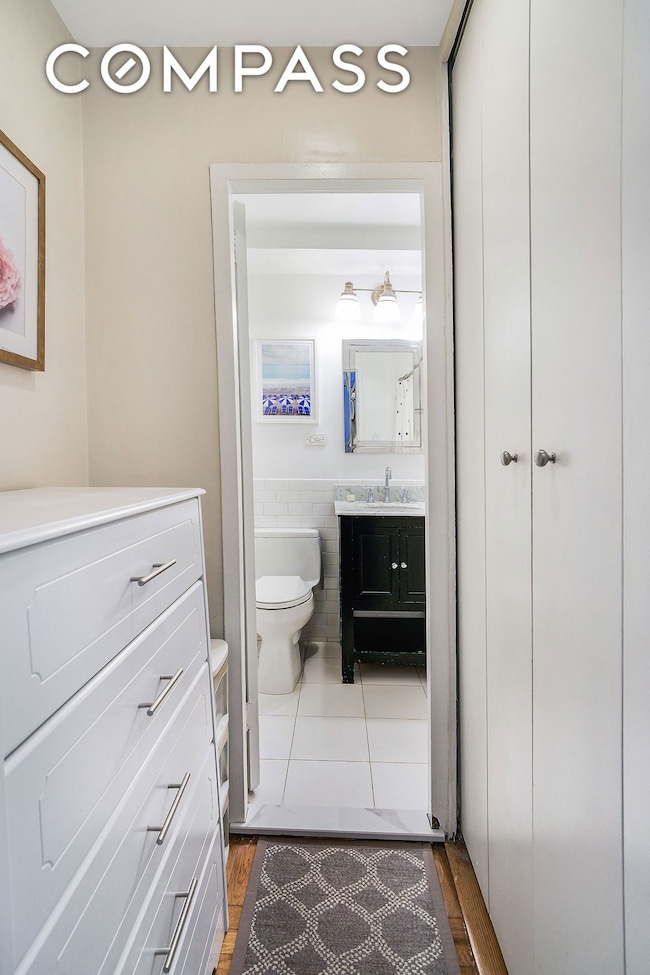 241 E 76th St unit 2G, New York, NY 10021 - photo 6