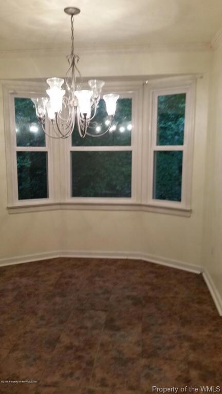 2 Breakfast nook