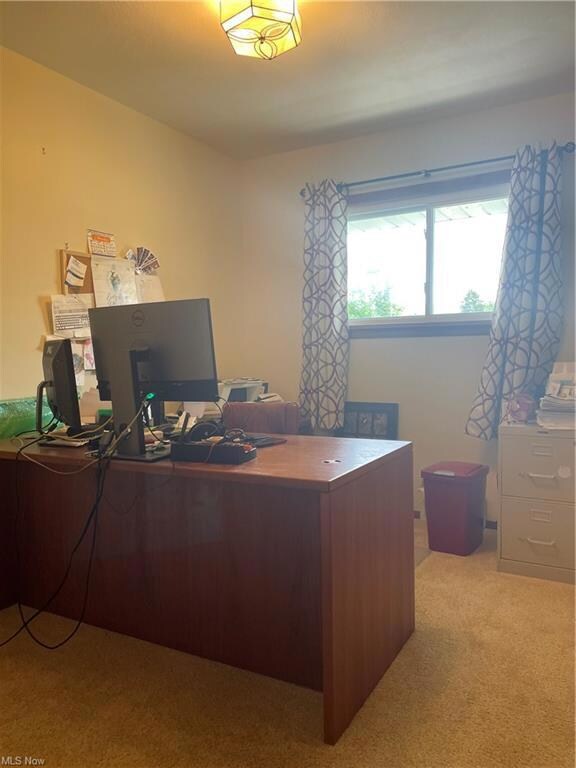 BR 3 sed as an office