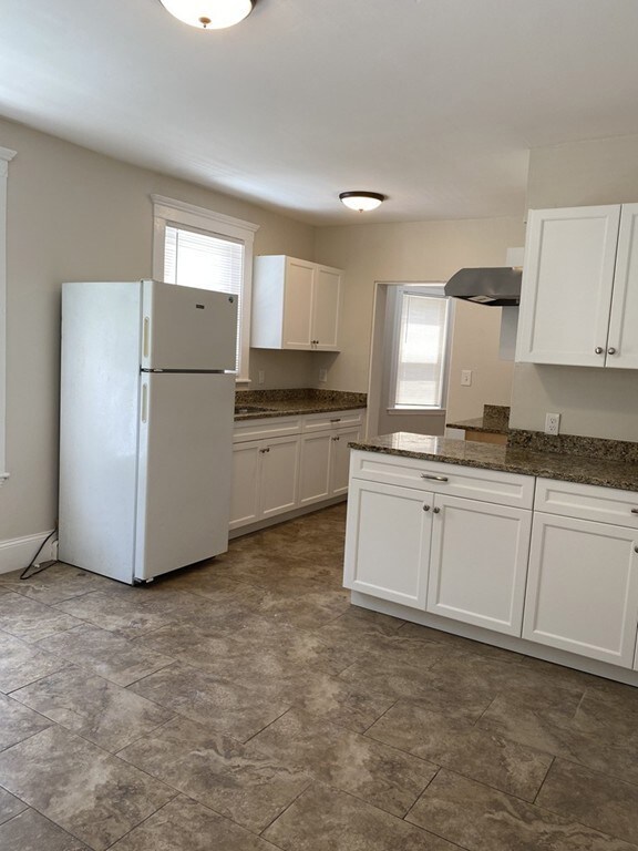 85-85A Sheridan St unit 1, Lynn, MA 01902 - photo 2