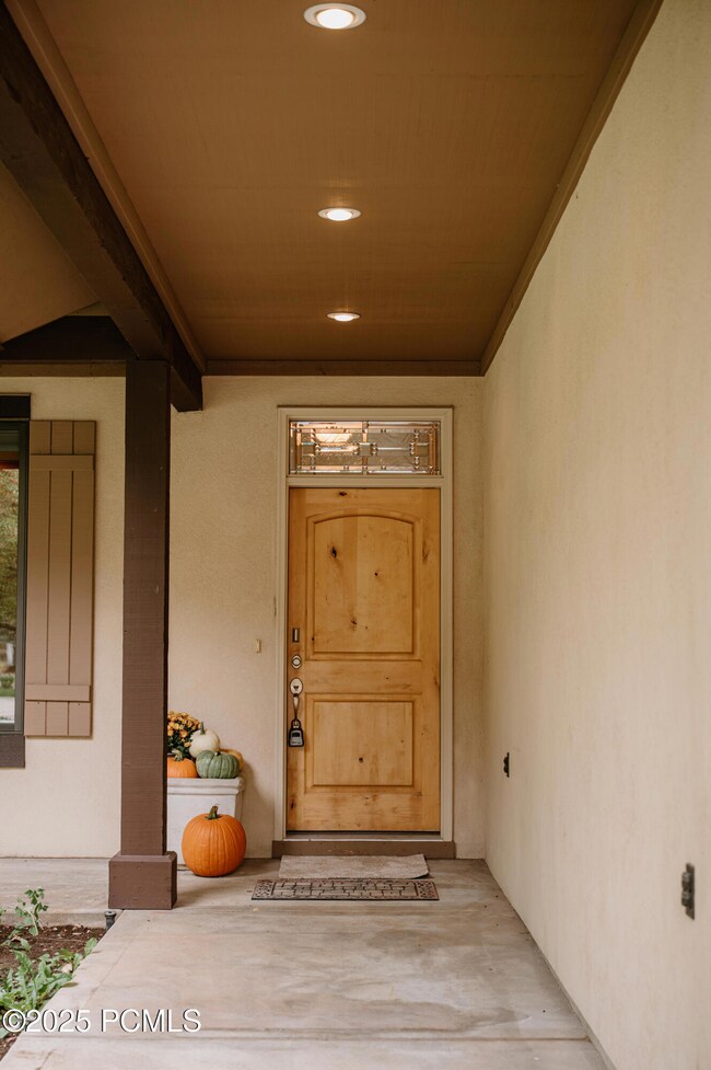 1084 Matterhorn Ct, Midway, UT 84049 - photo 5