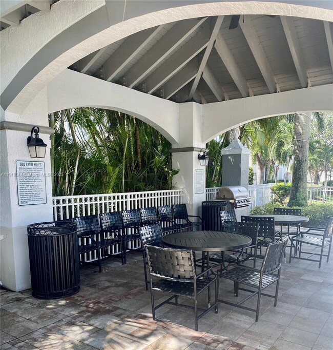 11032 Legacy Dr unit 306, Palm Beach Gardens, FL 33410 - photo 3