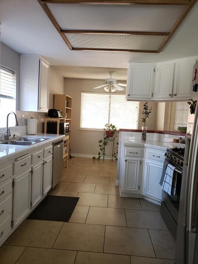 241913283_1652524591612674_3866163181760