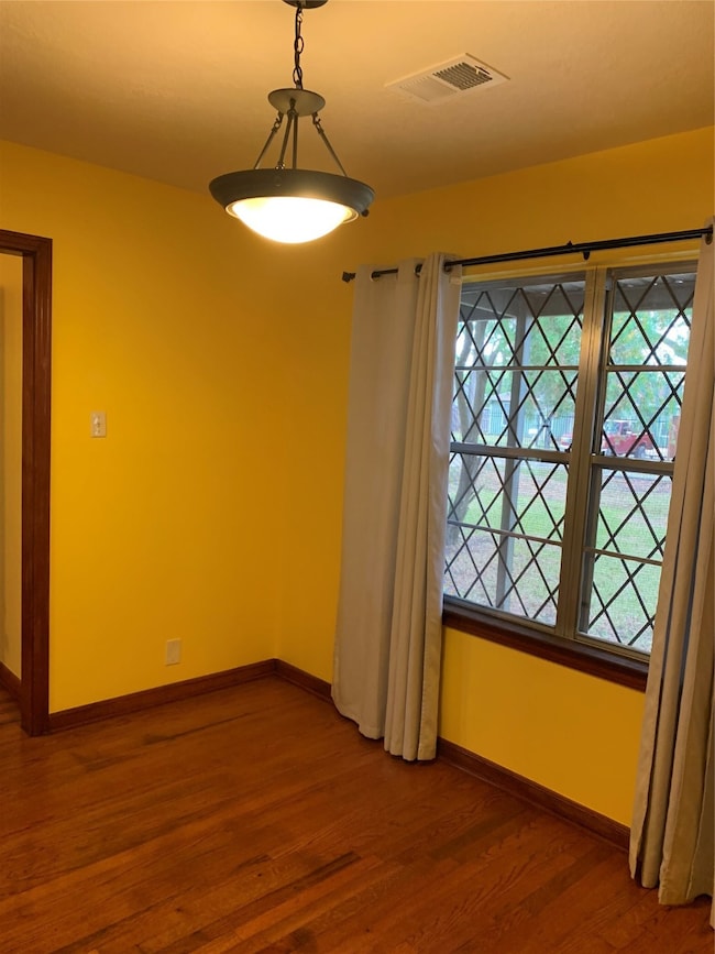 405 Twin Oaks St, Houston, TX 77076 - photo 6