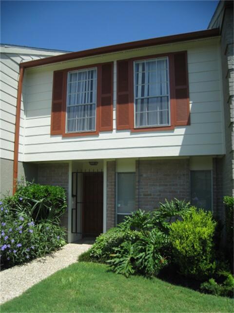 10349 Longmont Dr unit 35, Houston, TX 77042 - photo 2