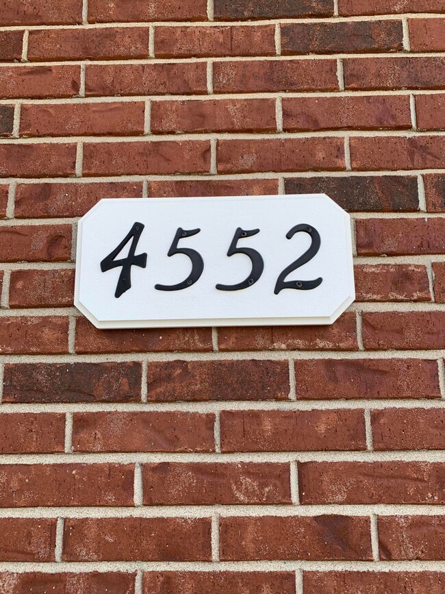 4552 E BRYNLEIGH